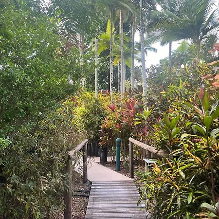 The Villas Palm Cove-Private Pool In Each Villa-3